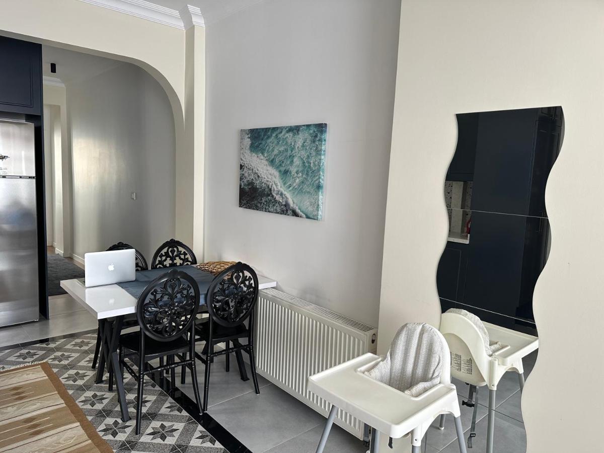 Center Of City In Besiktas 2 Plus 1 With 2 Bathroom And 3 Air Conditioner Estambul Exterior foto